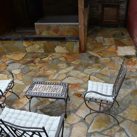 Isabel Artemis Es Apartment