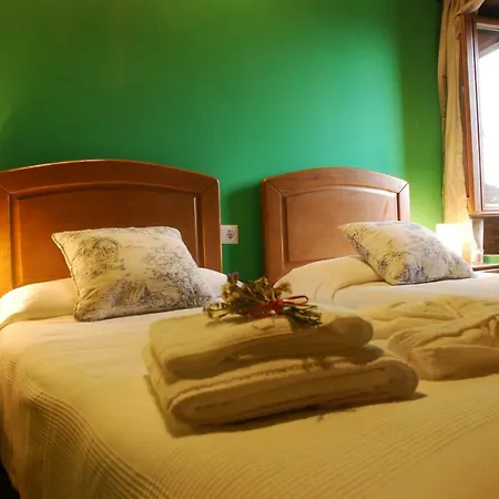 Isabel Artemis Es * San Tirso de Abres