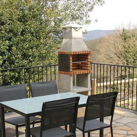 Isabel Artemis Es * San Tirso de Abres