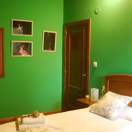 Isabel Artemis Es * San Tirso de Abres